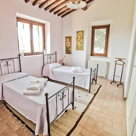 San Lorenzo Sleeps 12 Pool Air Con Wifi *