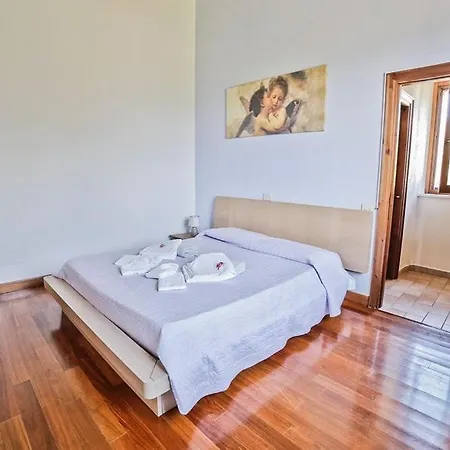 San Lorenzo Sleeps 12 Pool Air Con Wifi * Baschi